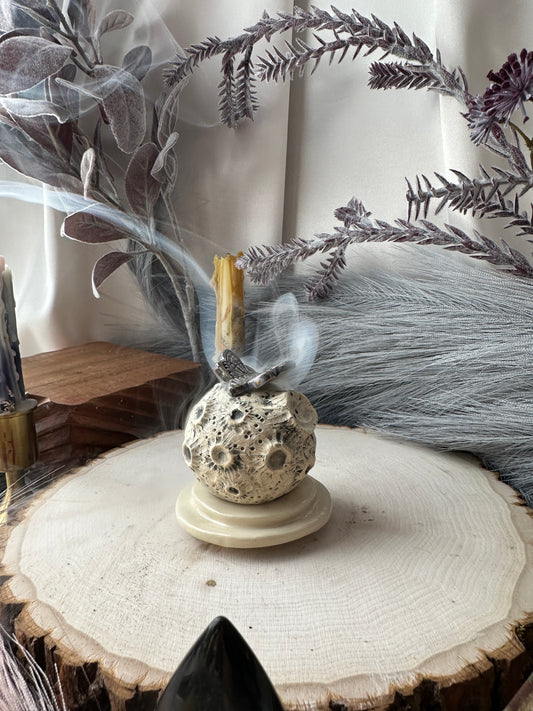 Of Smoke and Moonlight - Selene's Messenger (Small)