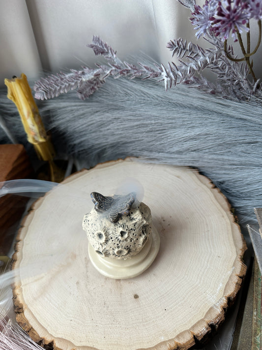 Of Smoke and Moonlight - Selene's Messenger (Medium)