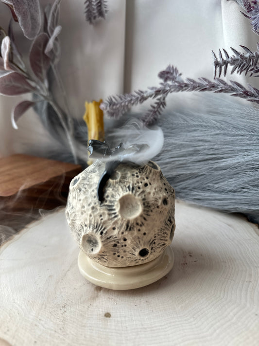 Of Smoke and Moonlight - The Moon's Guardian (Small)
