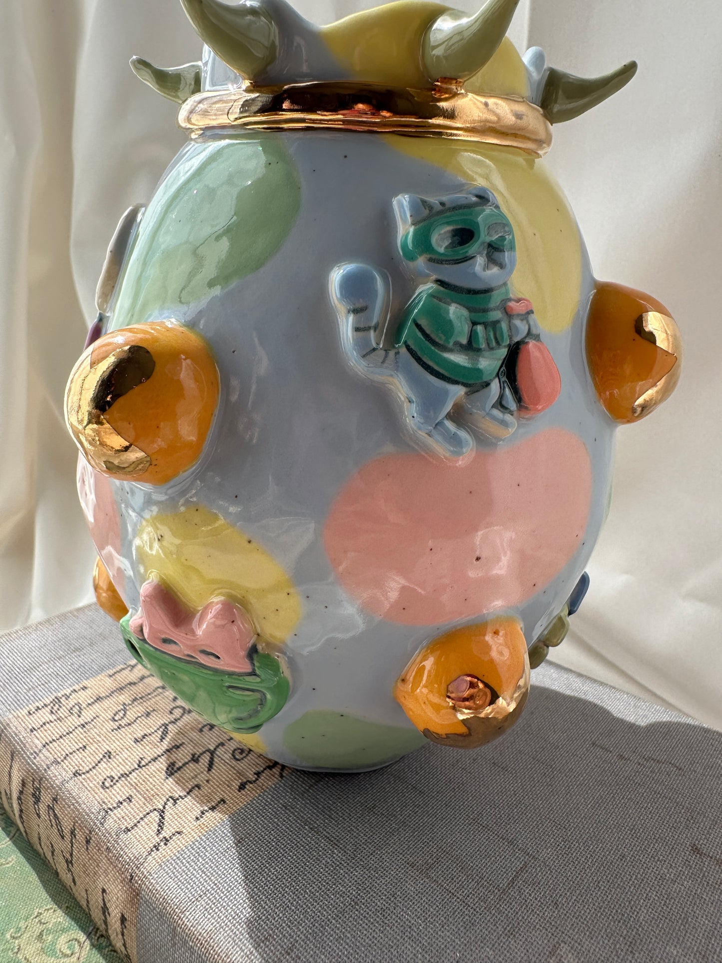 Chin Up Fangs Out Vase